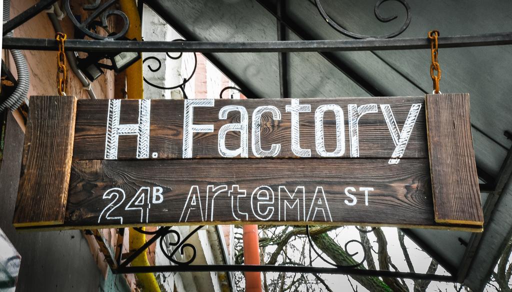 Factory Hostel Kyiv Exterior photo